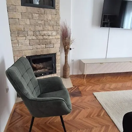 Pane Apartment