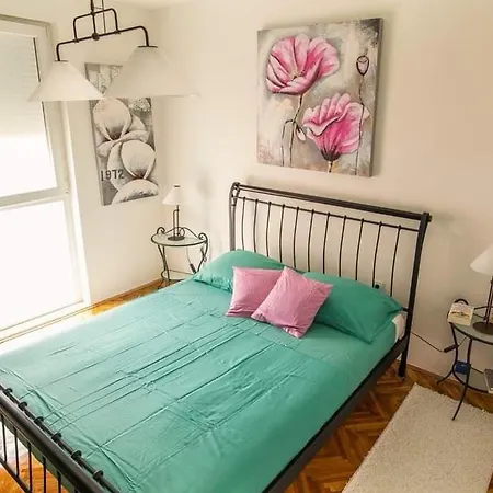 Pane Apartment